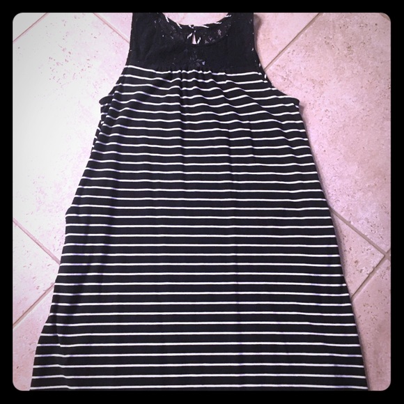 Black and white knit dress - Picture 1 of 4